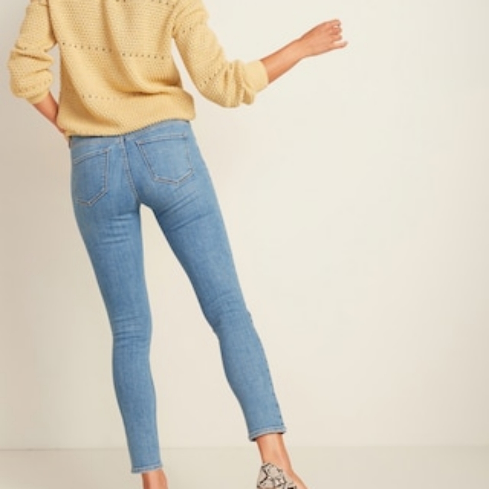 Old Navy Rockstar super skinny mid rise jeans